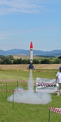 img_3696 model  raf 3xros t gira - start